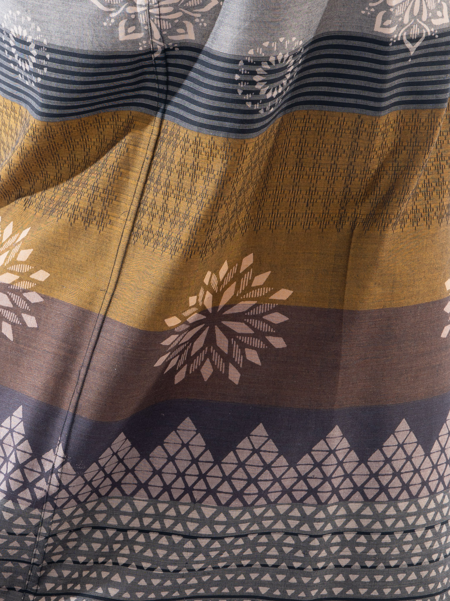 KAMILIANO SARUNG GOLD 133 GRAY 5